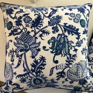 Roller rabbit pillow case